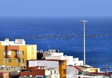 Un olor nauseabundo en la costa teldense preocupa a los vecinos de Melenara y Salinetas