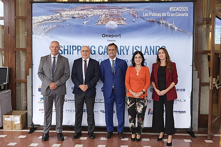 Luis Padilla, Antonio Morales, José Mayor, Carolina Darias y Betsabé Morales este lunes.
