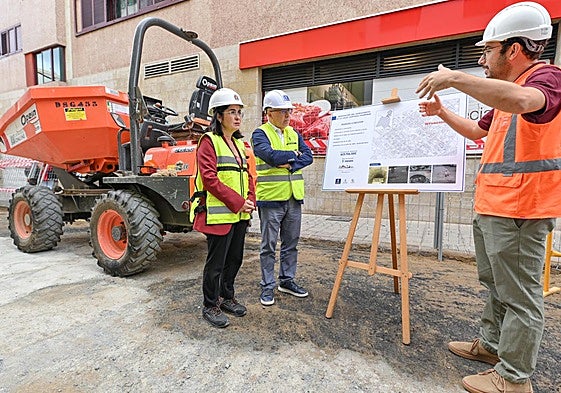 Darias, alcaldesa de la ciudad y Morales, presidente del Cabildo, en las obras de Guanarteme.