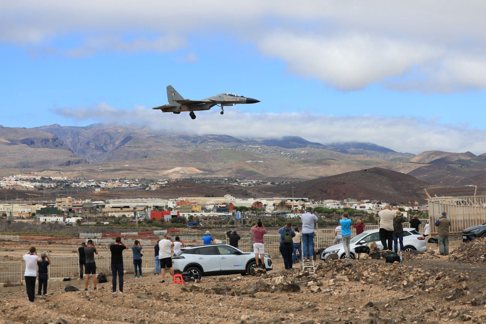 Spotters en Gando: la pasión por la aviación en el cielo de Gran Canaria