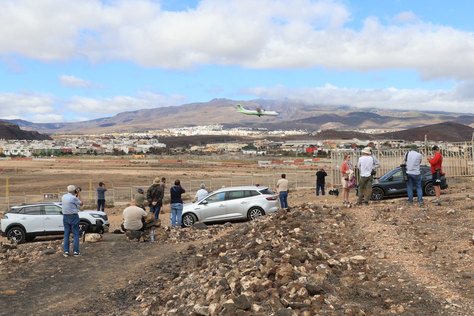 Spotters en Gando: la pasión por la aviación en el cielo de Gran Canaria