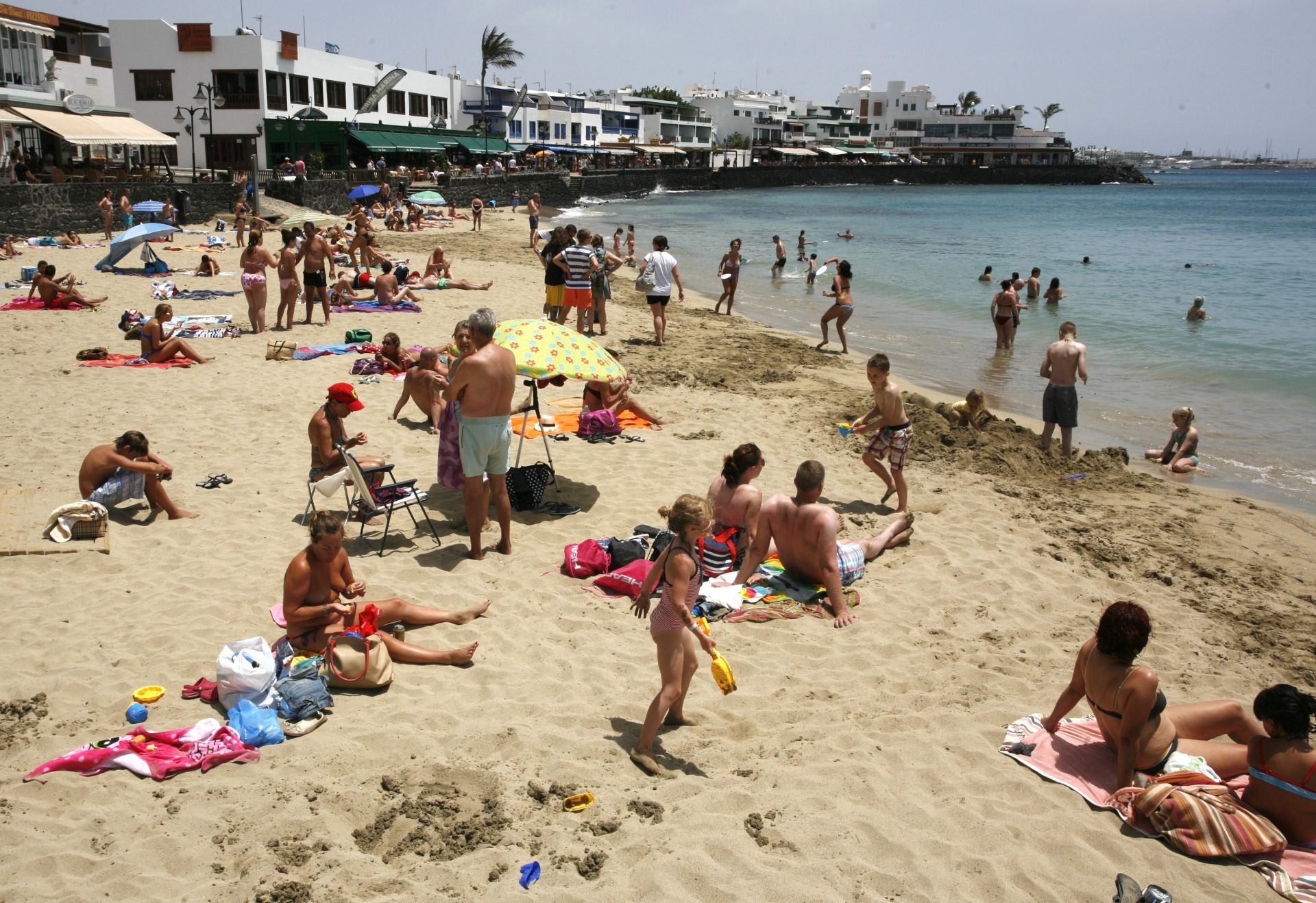 Canarias se enfría y crecerá un 2,3% en 2026 por el menor tirón del turismo
