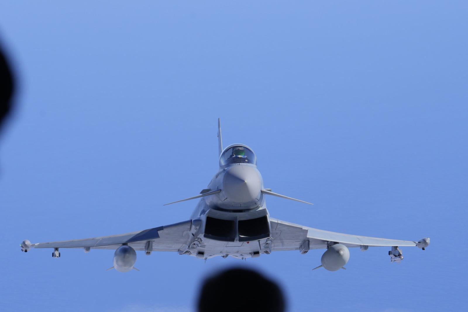 El Ejército del Aire informa en la Base Aérea de Gando, en imágenes