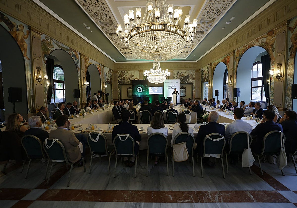 La APD pone el foco en las implicaciones del blockchain y los criptoactivos