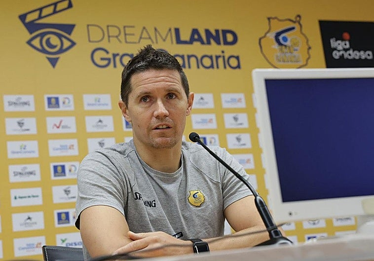 El entrenador del Dreamland Gran Canaria Jaka Lakovic, en rueda de prensa.