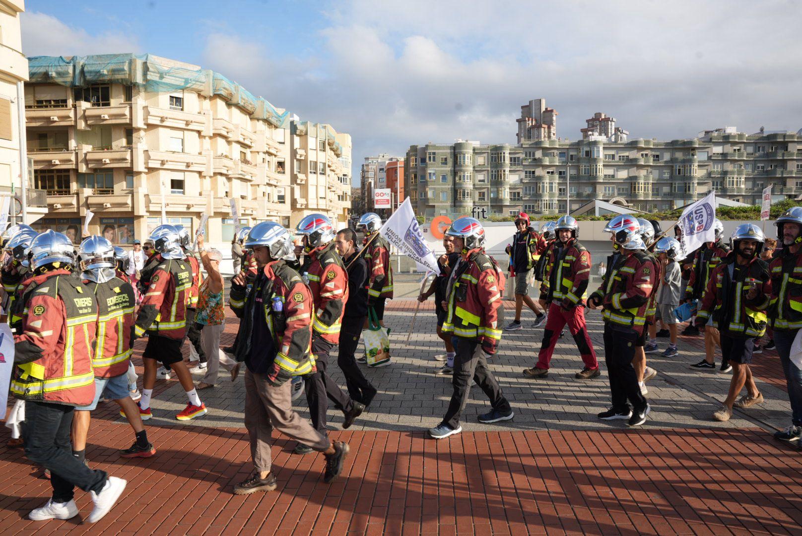 Manifestación &#039;Por la ciudad que merecemos&#039;, en imágenes