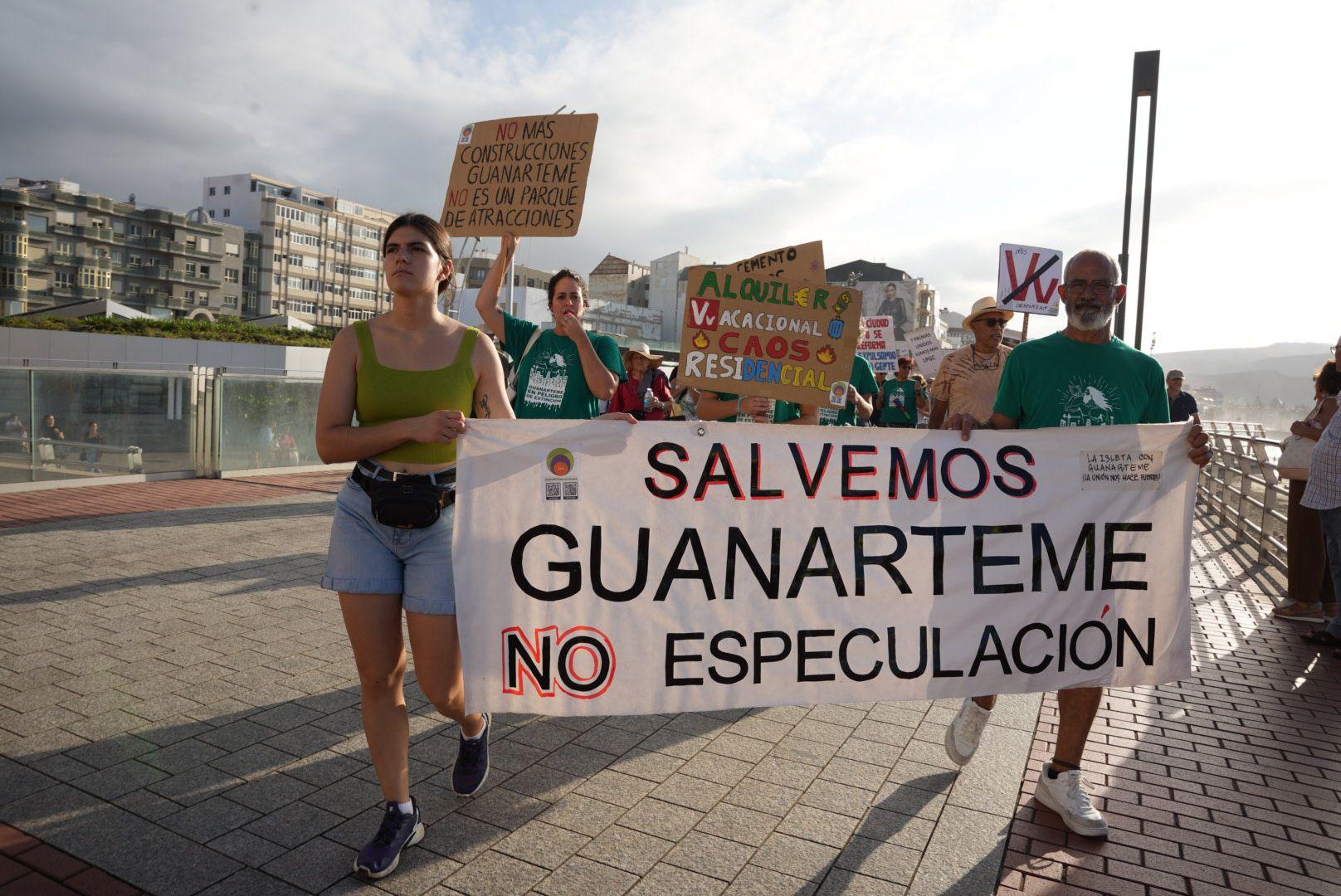 Manifestación &#039;Por la ciudad que merecemos&#039;, en imágenes