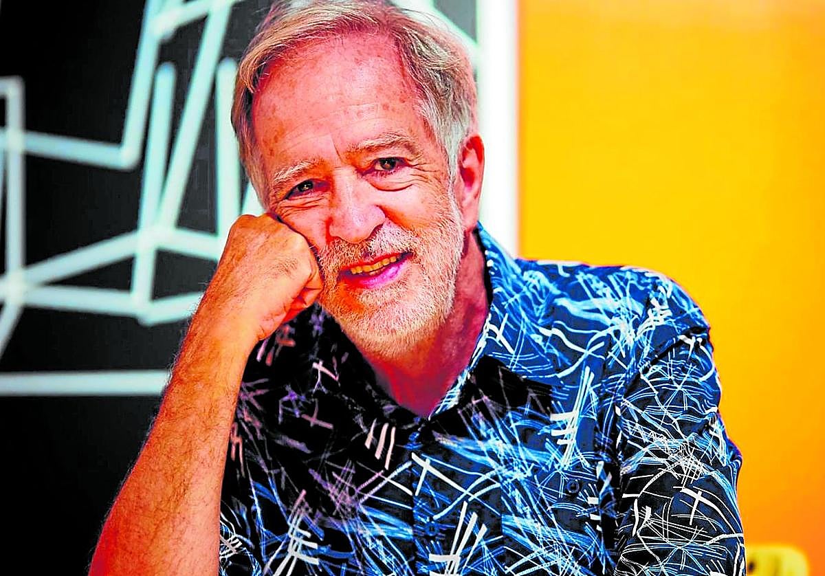 Fernando Palacios era el narrador del concierto en el que pidió que salieran el alumnado con necesidades especiales.