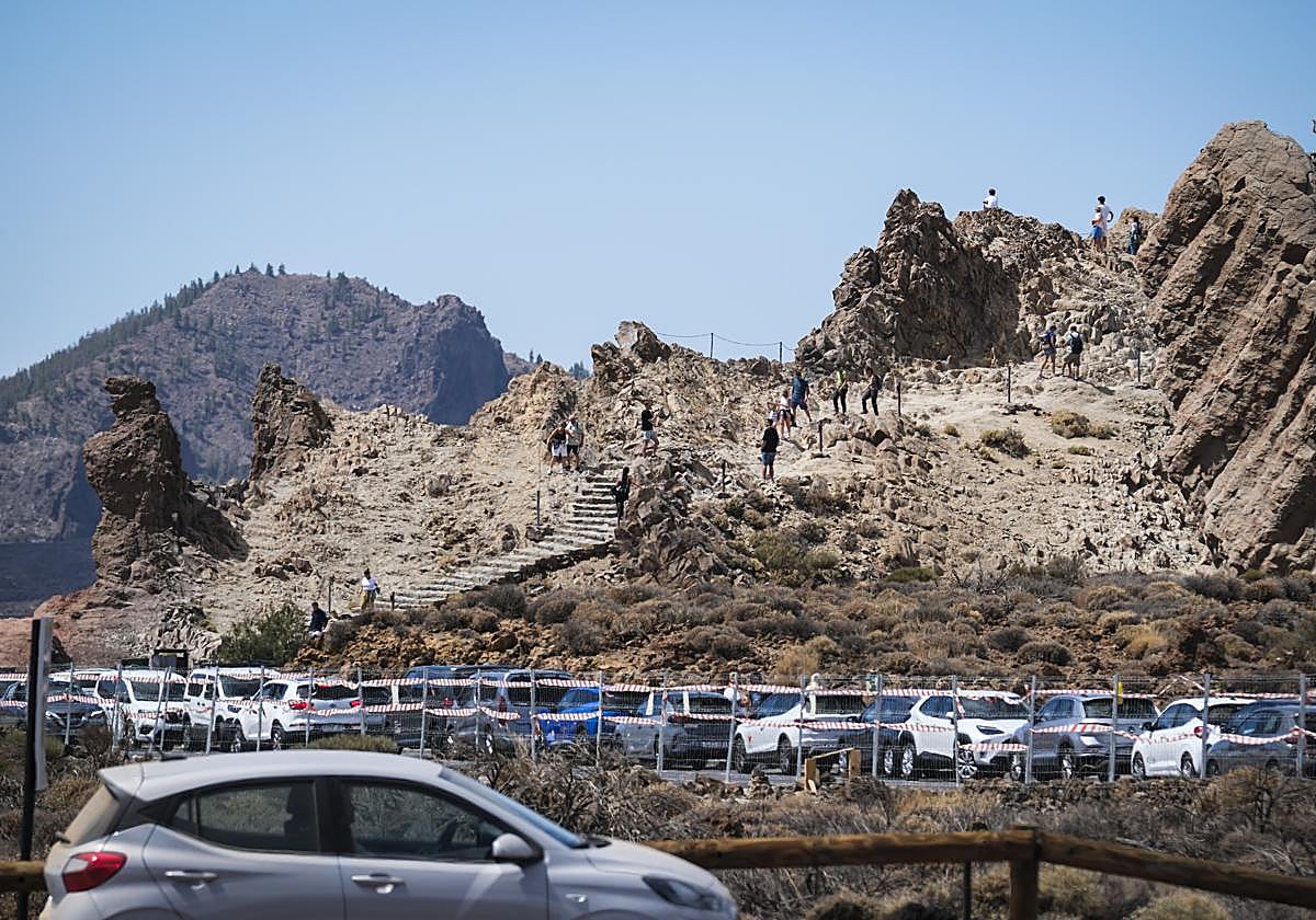 Imagen de archivo de la saturación de visitantes en las cañadas del Teide.