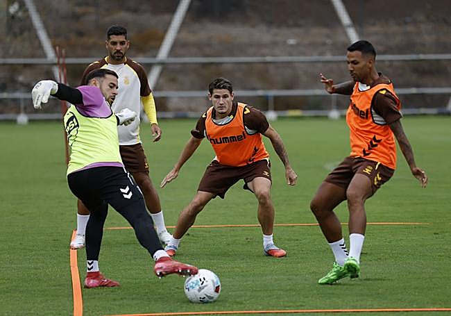 Caro y Cristian, otros dos jugadores que disfrutarán de minutos.
