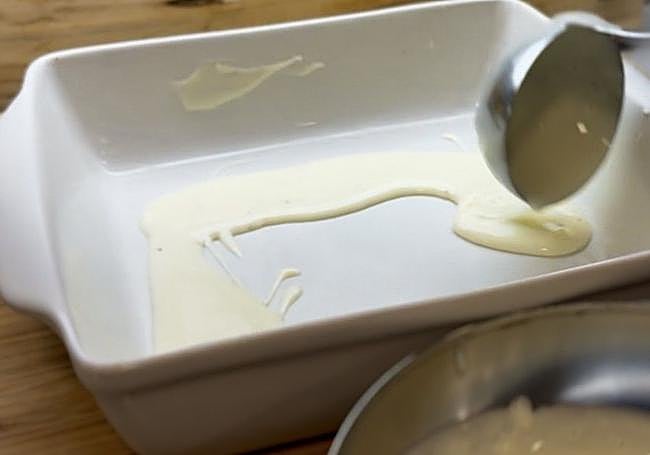 Añadimos bechamel en la base