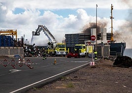Imagen de archivo de una intervención de bomberos del Consorcio en el puerto de Arinaga.