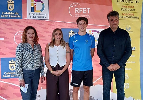 Susan Sananes, Candela Garrido, Jorge Cámara y Alfonso Pérez, durante la presentación.