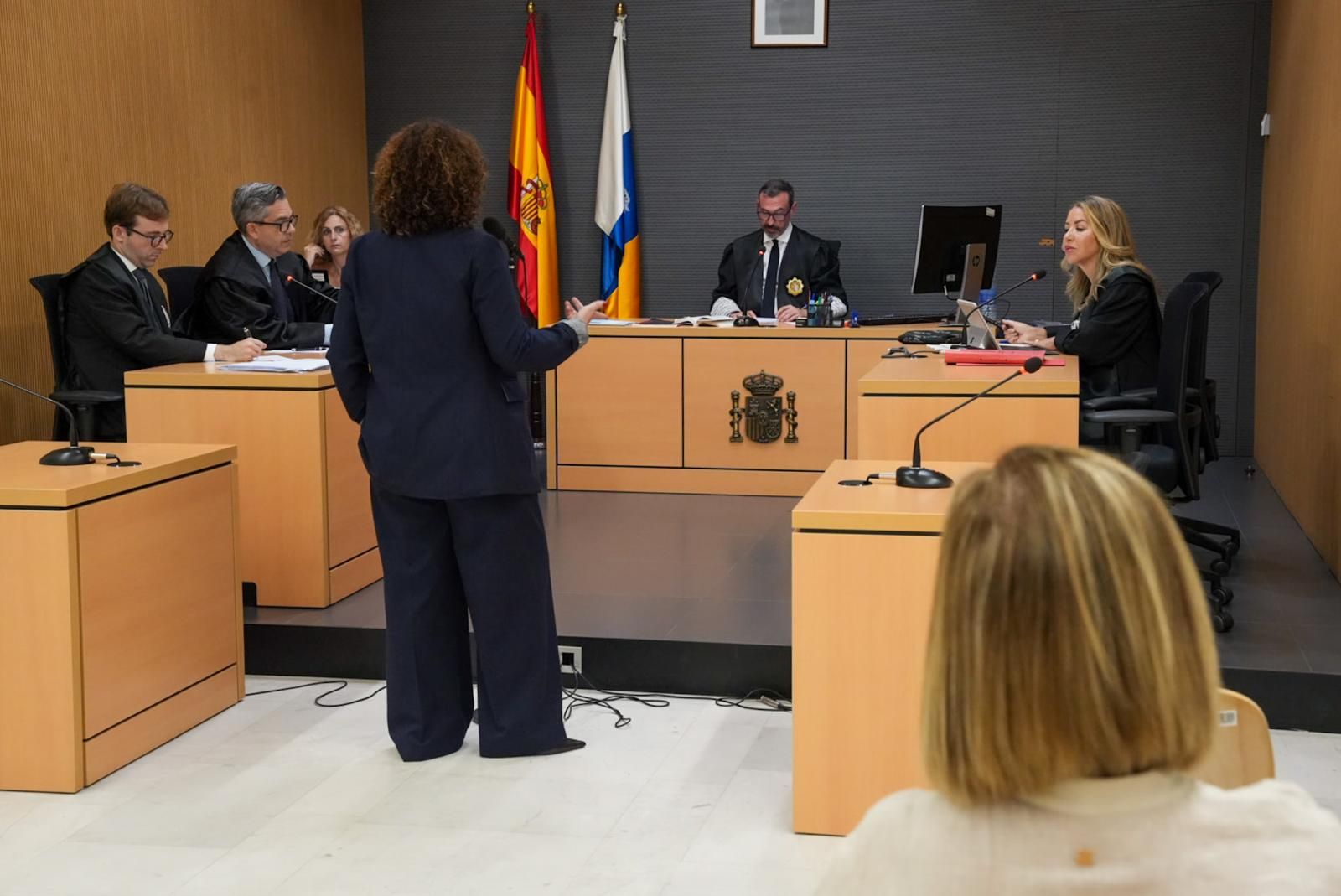 Imágenes de la declaración de la concejala Inmaculada Medina y la gerente de la Sociedad de Promoción, María Elena Rodríguez, por el carnaval de 2024