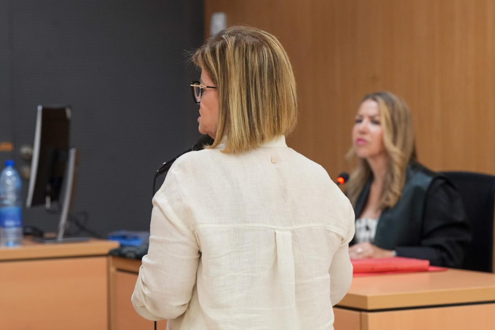 Imágenes de la declaración de la concejala Inmaculada Medina y la gerente de la Sociedad de Promoción, María Elena Rodríguez, por el carnaval de 2024