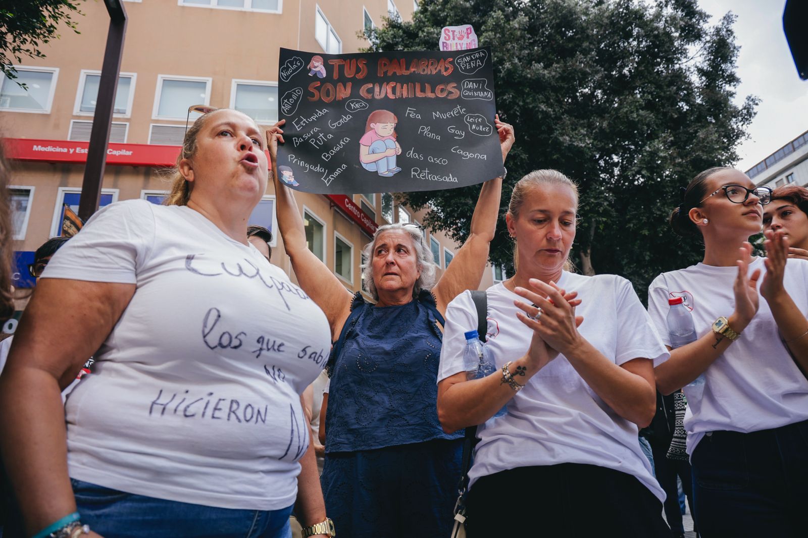 Los estudiantes exigen en la calle protección ante el acoso escolar