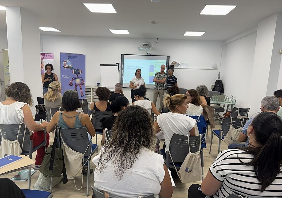 Imagen principal - El ejercicio se receta: El Colegio Oficial de Fisioterapeutas de Canarias apuesta por el modelo sueco para combatir la inactividad y las enfermedades crónicas