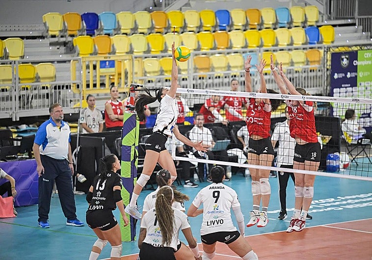 Imagen del choque ante el Benfica celebrado en el Gran Canaria Arena.