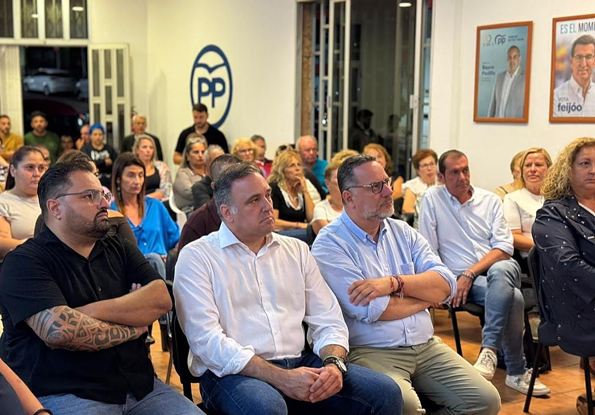 Imagen principal - Somos se integra en el PP de Ingenio para sellar un proyecto político conjunto