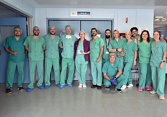 Profesionales del equipo multidisciplinar de la Unidad de Dolor Crónico del Hospital General de Fuerteventura, coordinada por los especialistas Katarzyna Szymczak y Rafael Guerra, junto al coordinador de la unidad del Dolor del Hospital La Candelaria, Carlos Horas.