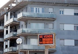 Imagen de archivo de un edificio con viviendas a la venta.