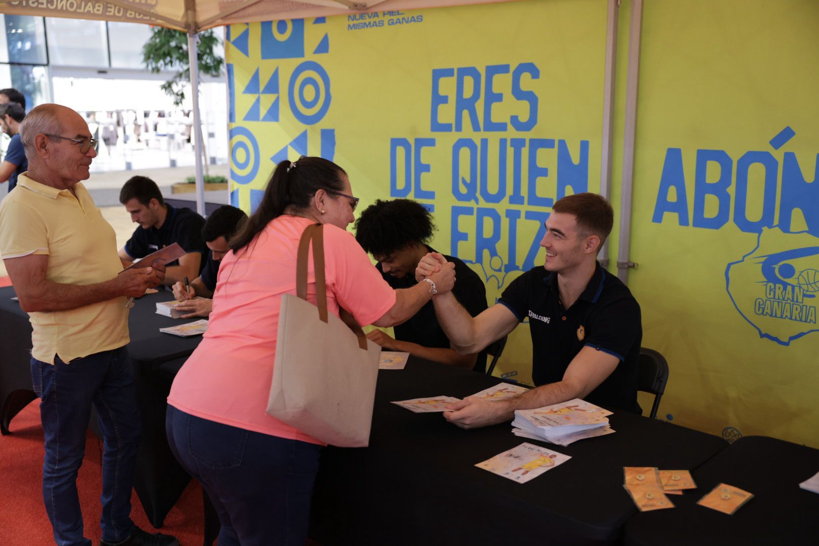 El Dreamland Gran Canaria se divierte en el CC Alisios