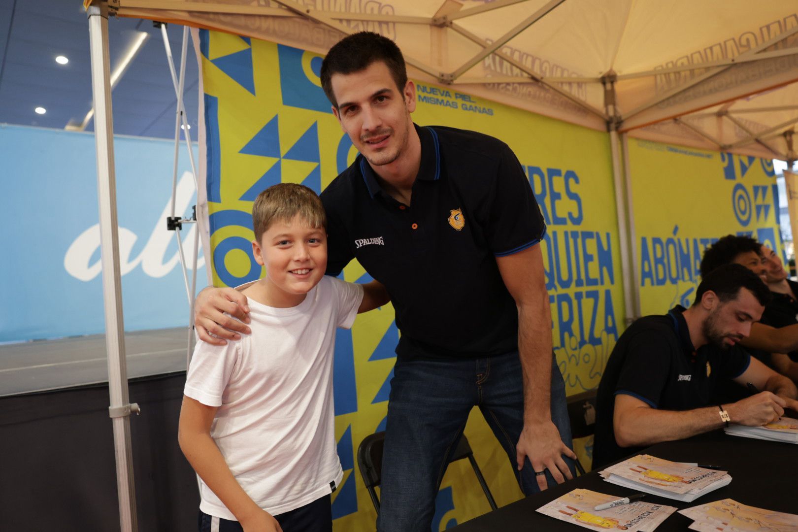 El Dreamland Gran Canaria se divierte en el CC Alisios