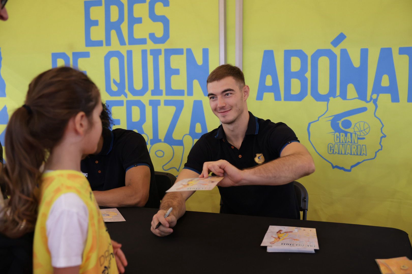 El Dreamland Gran Canaria se divierte en el CC Alisios