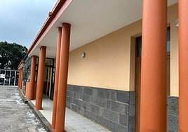 La sustitución del equipamiento de aire acondicionado en el velatorio de Teror encara su fase final.