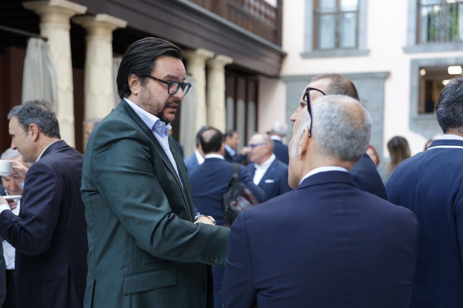 Los asistentes a la conferencia del exdirector del CNI Jorge Dezcallar