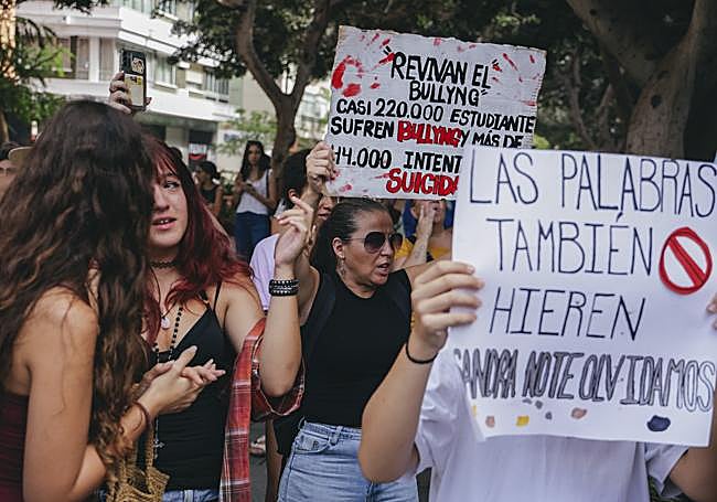 Manifestación contra el acoso escolar celebrada el 28 de octubre en la capital grancanaria.