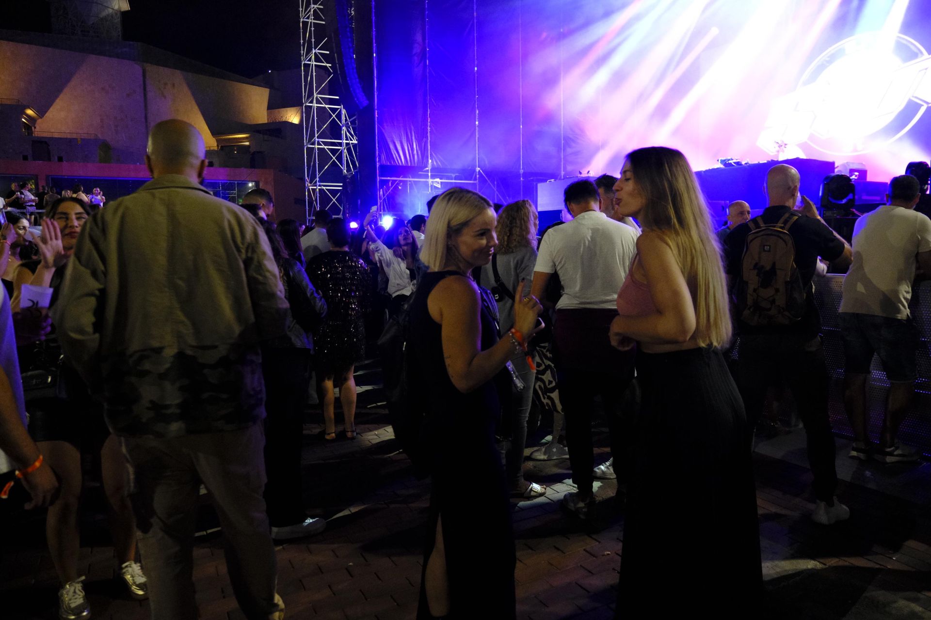 La plaza de la Música coge color antes de la actuación de Craig David