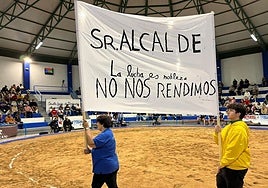 Pancarta mostrada durante un encuentro de lucha canaria allá por diciembre de 2024.