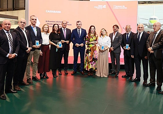 Galardonados de la última edición de los Premios de Turismo que otorga CaixaBank en Canarias.