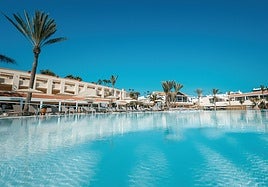 Vista desde la piscina principal «Las Lagunitas».