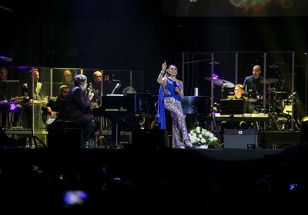 Isabel Pantoja sobre el escenario del Gran Canaria Arena en agosto de 2023.