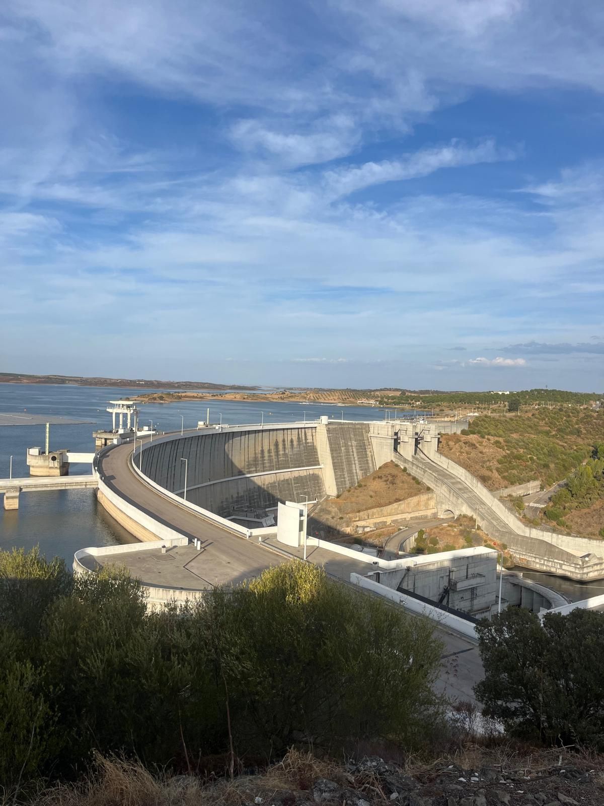 Presa y lago Alqueva.