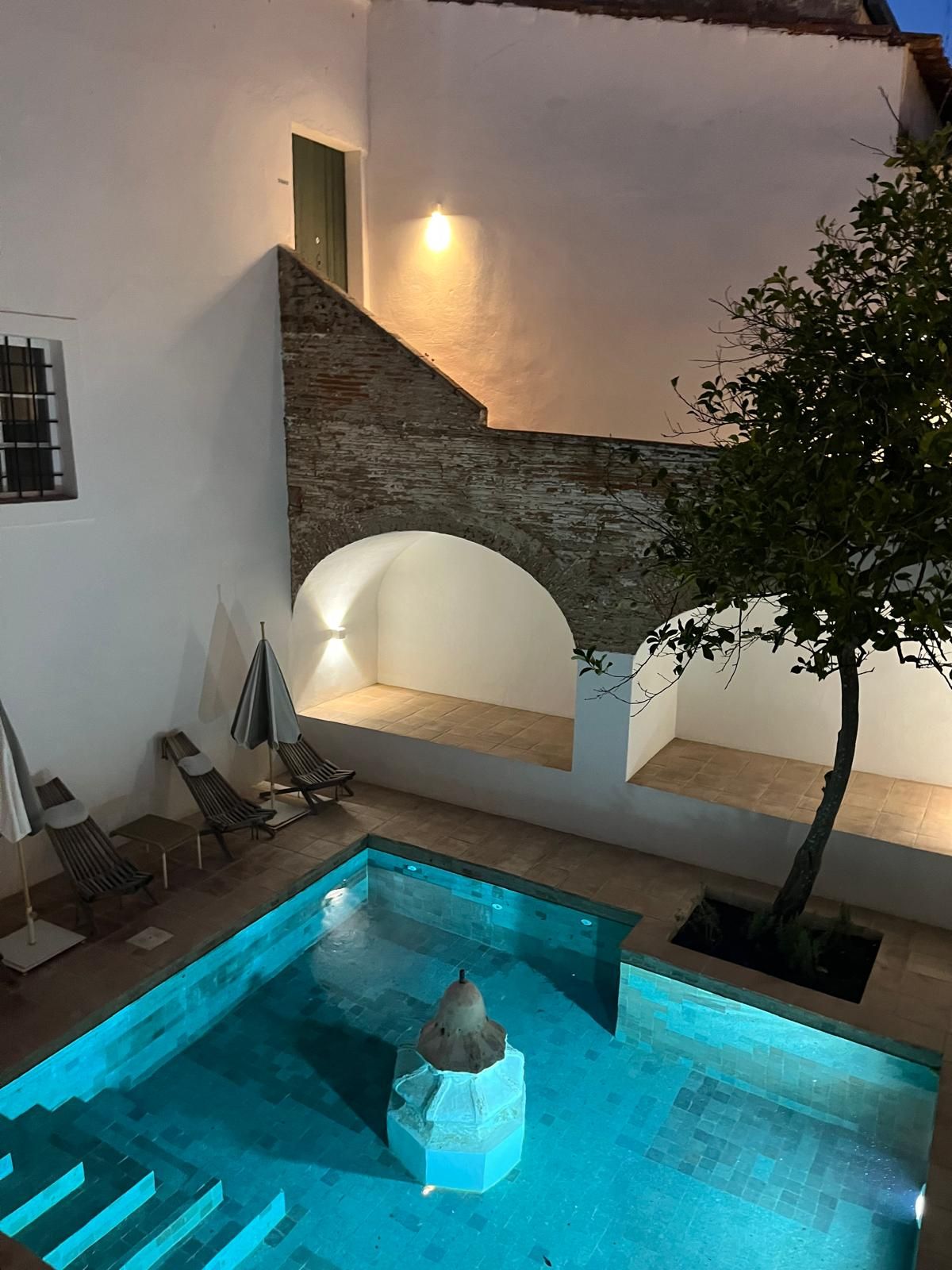 Piscina del hotel Amada Moura