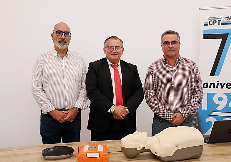 Cosme Mesa, el Dr. Jara y Orlando Angulo.