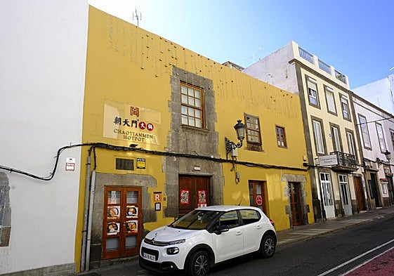 Fachada de la casa protegido de la calle Malteses en el barrio de Triana.
