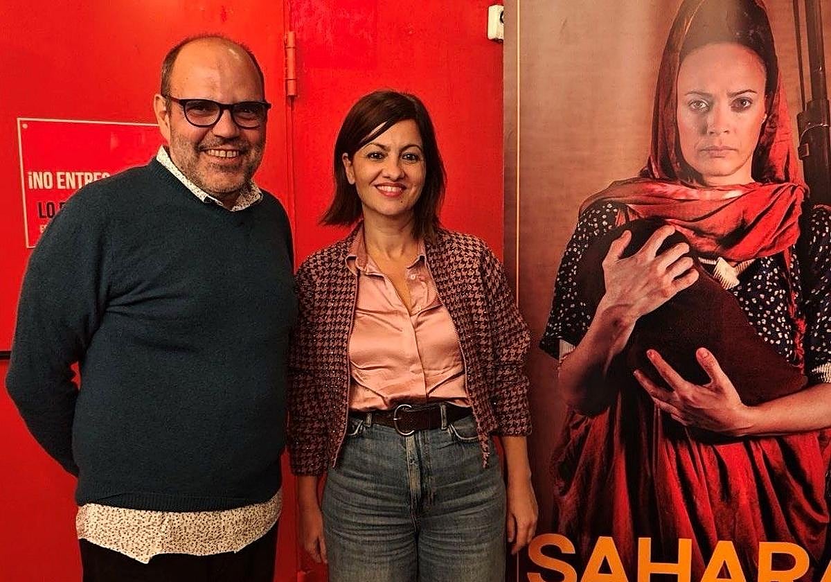 Mario Vega junto a la ministra Sira Rego, en el estreno en Madrid.