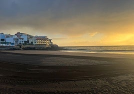 La playa de Salinetas, a primera hora de la mañana de este viernes.