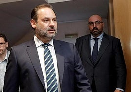 José Luis Ábalos, junto a Koldo García, que fue su asesor.