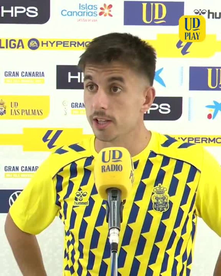 Jugadores de la UD Las Palmas analizan la victoria contra el Racing