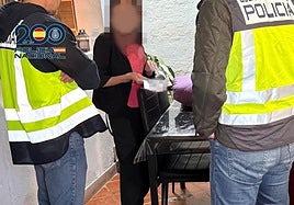 Detenida en Tenerife por estafar más de 20.000 euros a 50 personas con la venta de seguros falsos