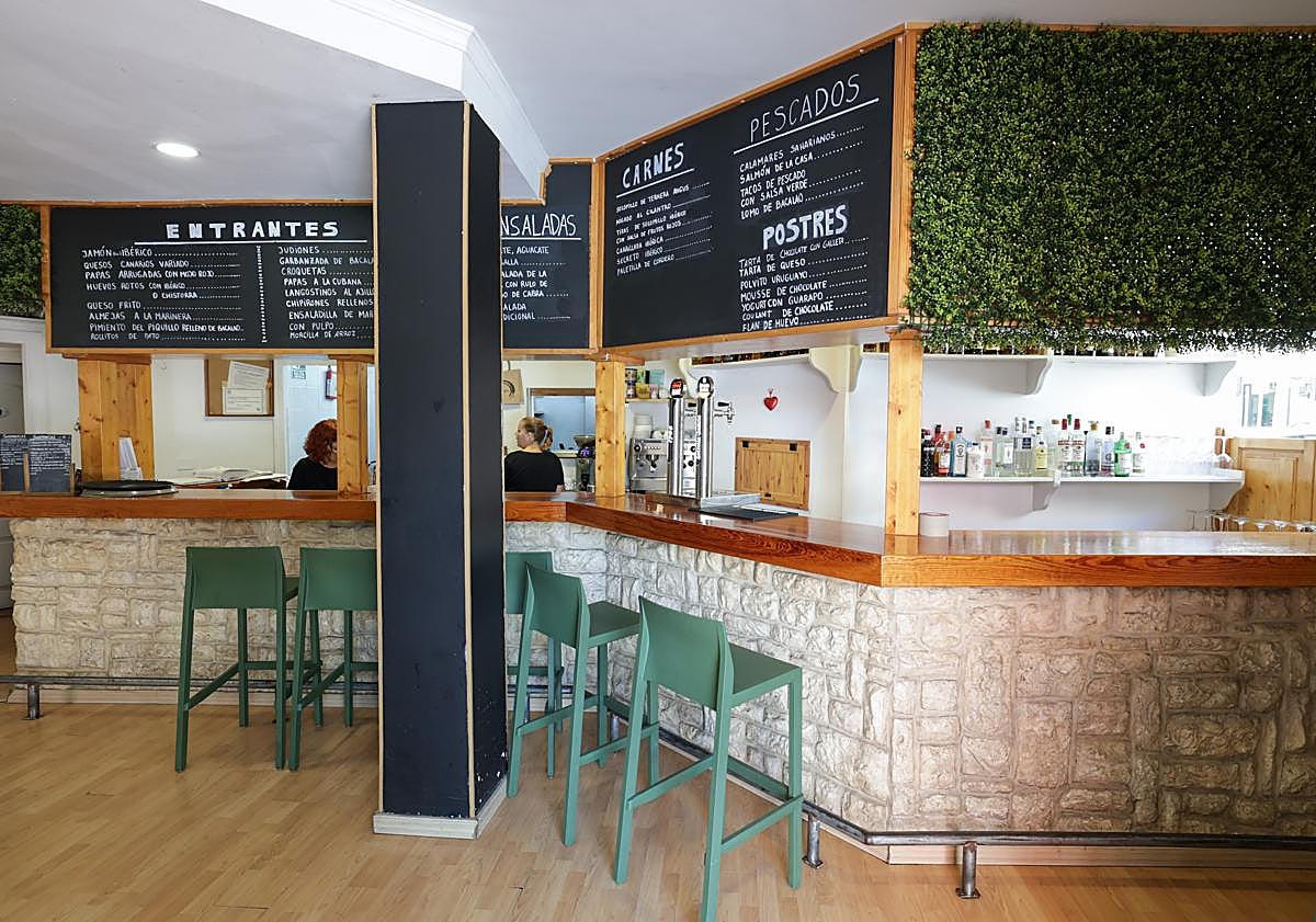 Imagen principal - Sala y mesas de Gazuza.