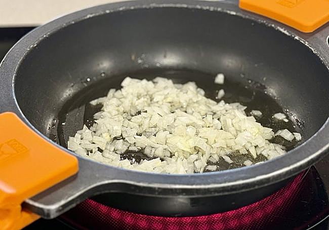 Sofreimos la cebolla