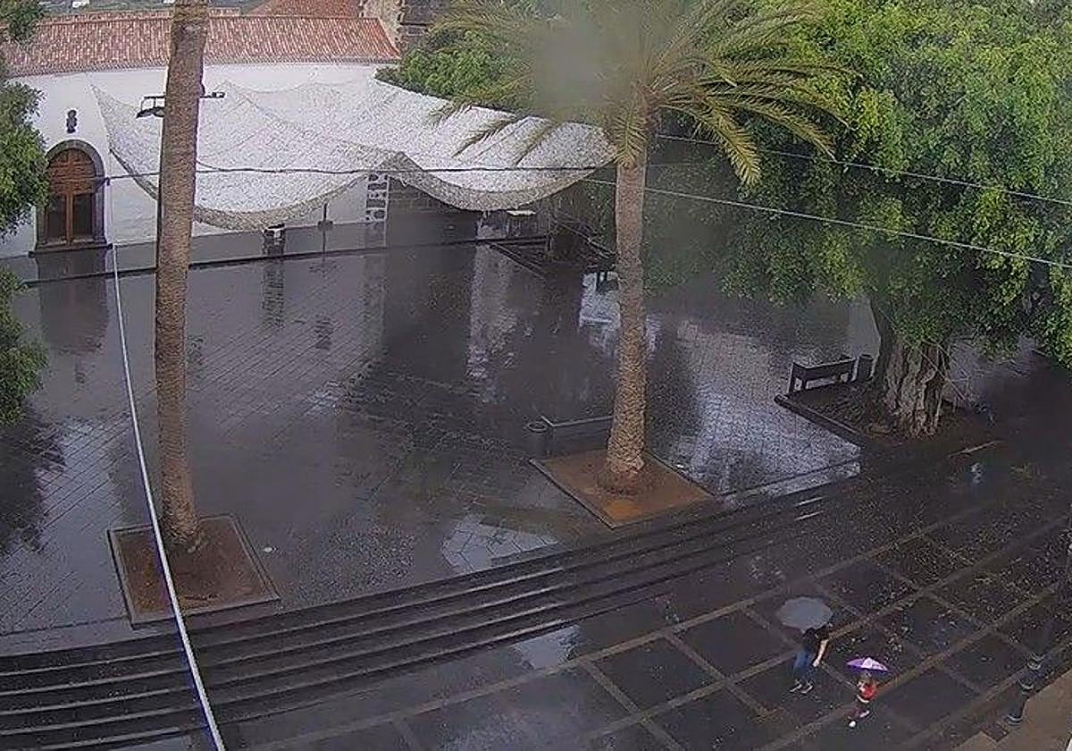 Borrasca Claudia en Canarias, en directo: última hora de la Aemet, clases suspendidas y carreteras cortadas