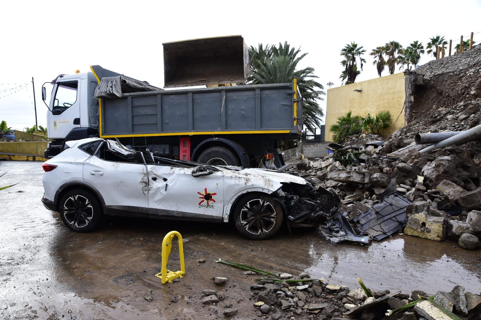 Así fue la caída del muro en San Bartolomé de Tirajana