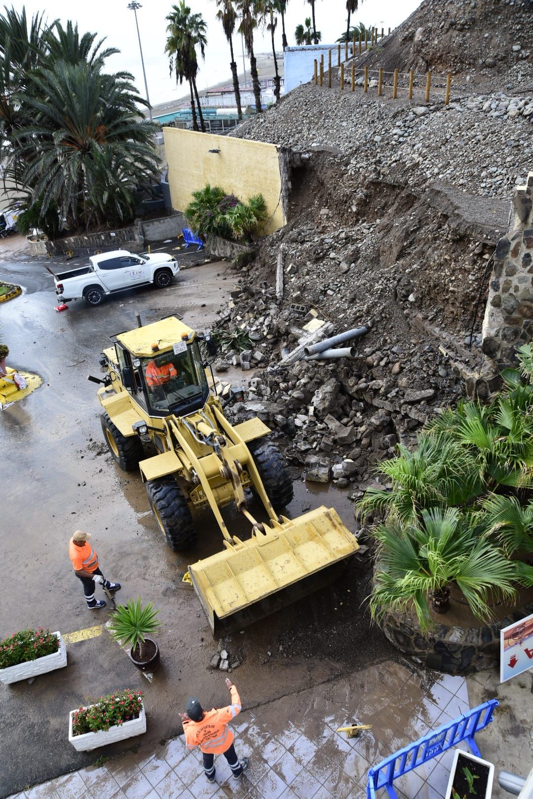 Así fue la caída del muro en San Bartolomé de Tirajana